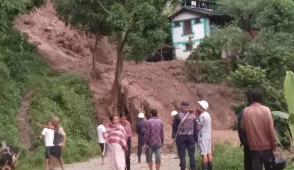 जाजरकोट पहिरोमा परेर १० जना घाइते, तीन जना बेपत्ता